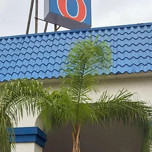 https://super-8-daytona-beach-speedway-area.thedaytonabeachhotels.com